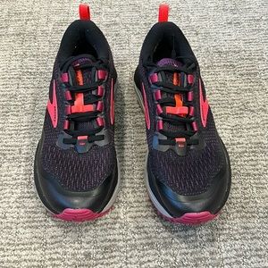 Brooks Women's Athletic Shoes - Black and Pink